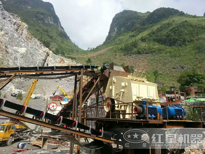 煤矸石粉碎現(xiàn)場 煤矸石粉碎現(xiàn)場