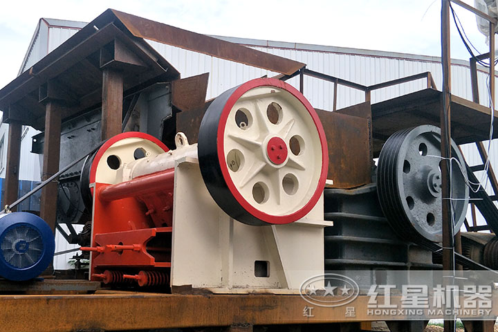 德版顎式破碎機(jī) 德版顎式破碎機(jī)