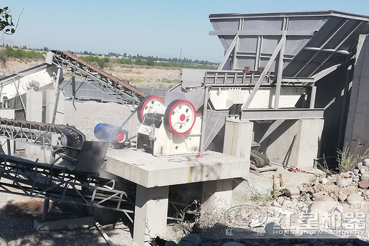 CJ系列歐版顎式破碎機現(xiàn)場 CJ系列歐版顎式破碎機現(xiàn)場