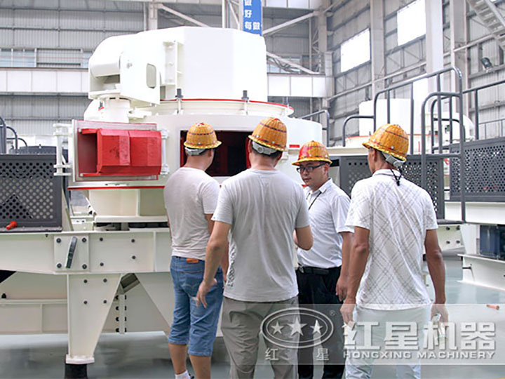 客戶(hù)參觀制砂機(jī) 客戶(hù)參觀制砂機(jī)