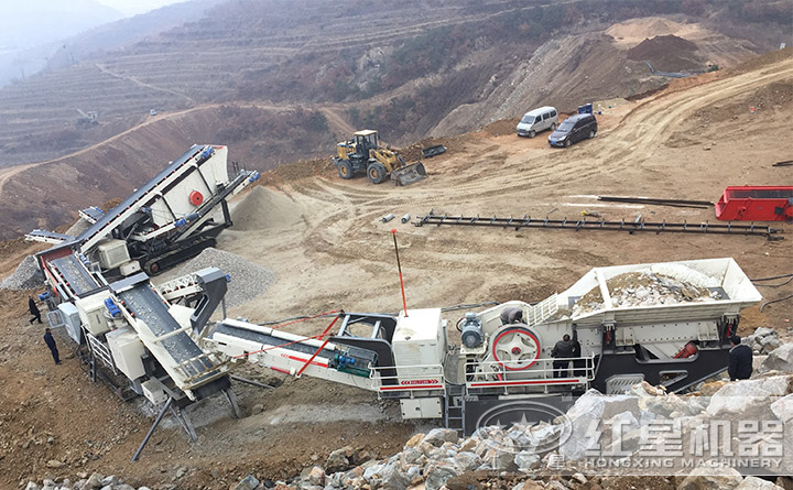 履帶移動(dòng)破碎站現(xiàn)場(chǎng) 履帶移動(dòng)破碎站現(xiàn)場(chǎng)