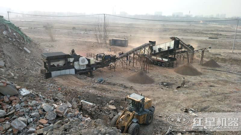 建筑垃圾粉碎現(xiàn)場 建筑垃圾粉碎現(xiàn)場