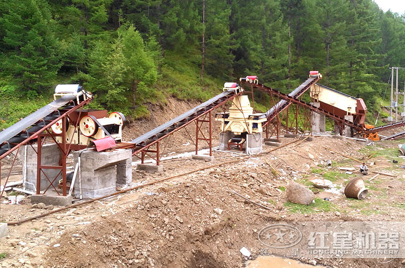 河卵石破碎加工設(shè)備生產(chǎn)現(xiàn)場 河卵石破碎加工設(shè)備生產(chǎn)現(xiàn)場