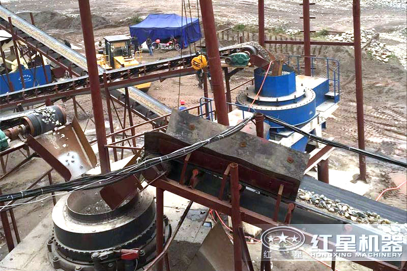 石頭碎沙機(jī)作業(yè)現(xiàn)場 石頭碎沙機(jī)作業(yè)現(xiàn)場