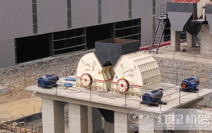 pcz重錘式破碎機(jī)現(xiàn)場(chǎng) pcz重錘式破碎機(jī)現(xiàn)場(chǎng)