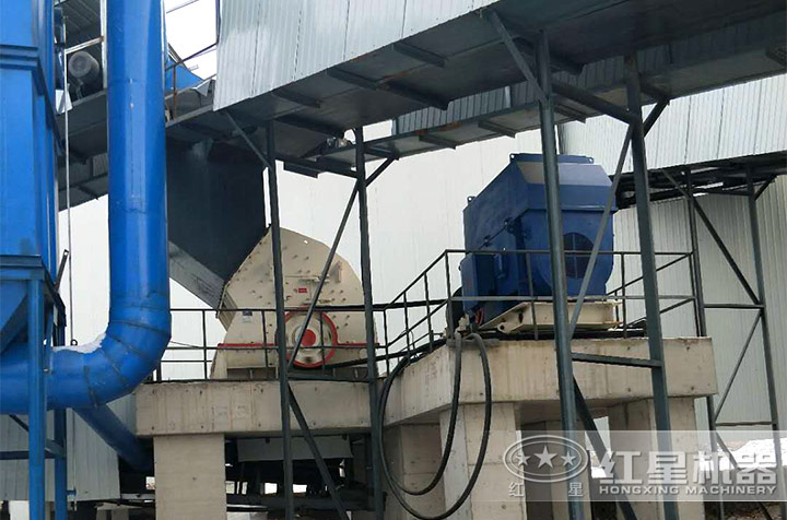 pcz重錘式破碎機(jī)現(xiàn)場(chǎng) pcz重錘式破碎機(jī)現(xiàn)場(chǎng)