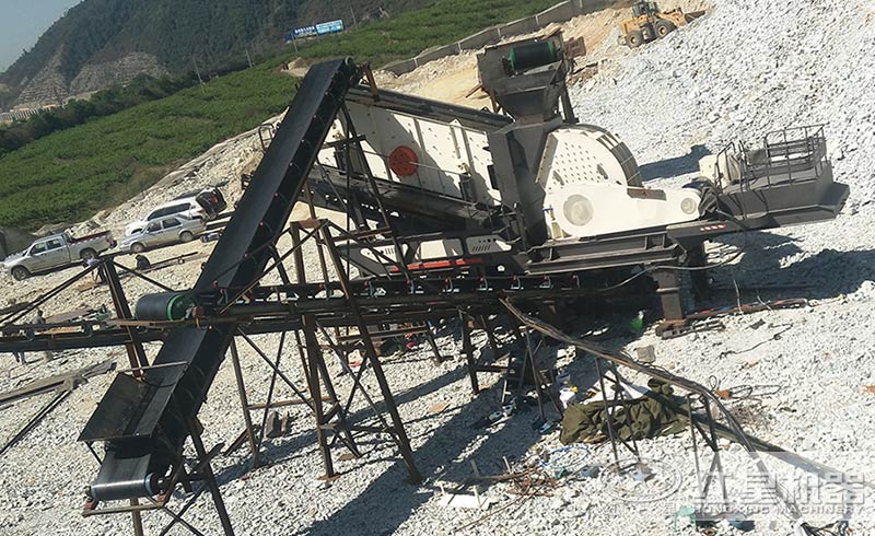 單臺移動碎石機(jī)現(xiàn)場 單臺移動碎石機(jī)現(xiàn)場