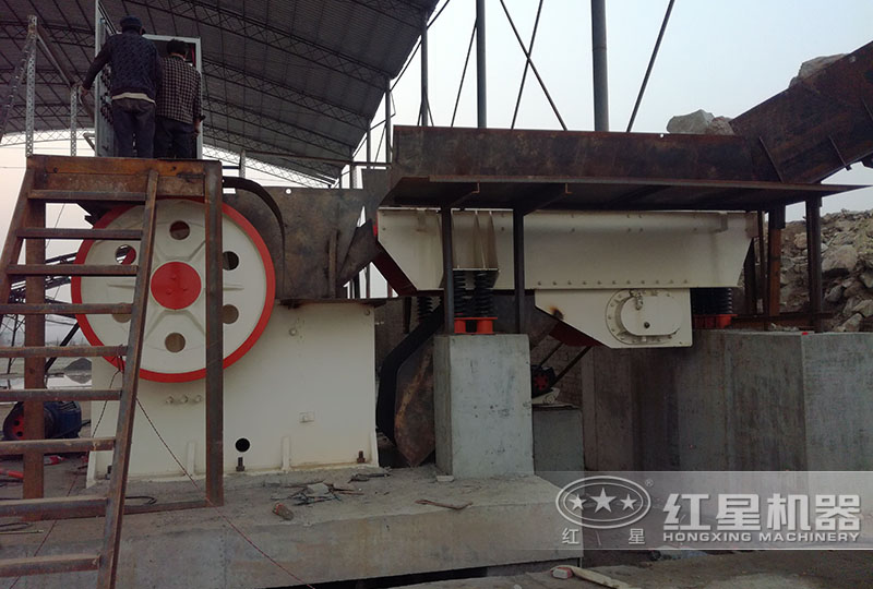 顎式破碎機(jī)現(xiàn)場 顎式破碎機(jī)現(xiàn)場