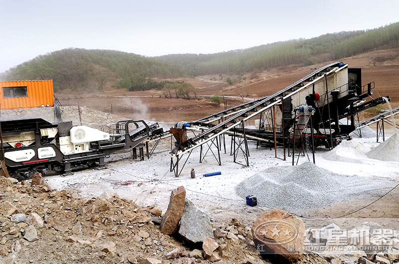 時(shí)產(chǎn)300噸河卵石破碎現(xiàn)場(chǎng) 時(shí)產(chǎn)300噸河卵石破碎現(xiàn)場(chǎng)