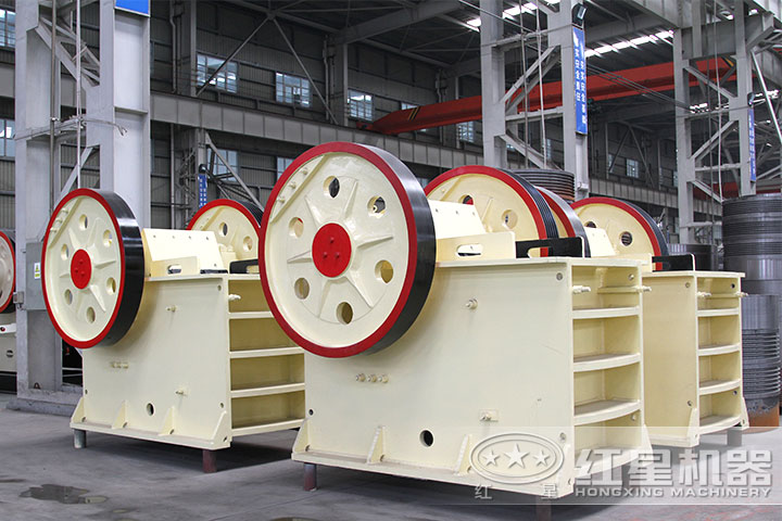 普通顎式破碎機(jī) 普通顎式破碎機(jī)