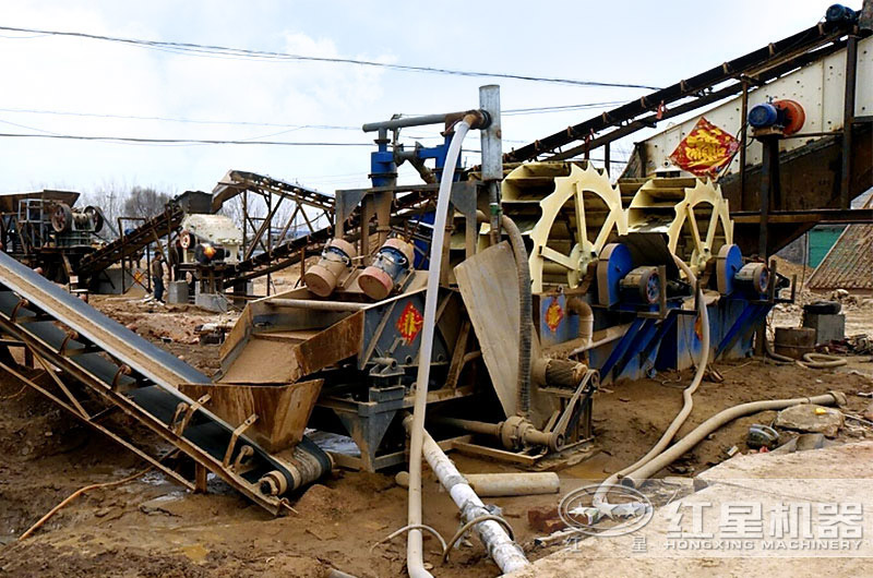 大型洗沙設(shè)備現(xiàn)場 大型洗沙設(shè)備現(xiàn)場