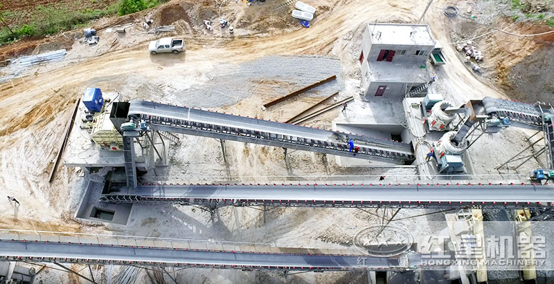 大型制砂現(xiàn)場 大型制砂現(xiàn)場