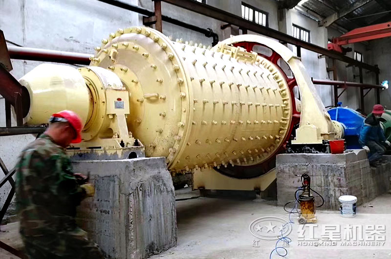 球磨機現(xiàn)場 球磨機現(xiàn)場