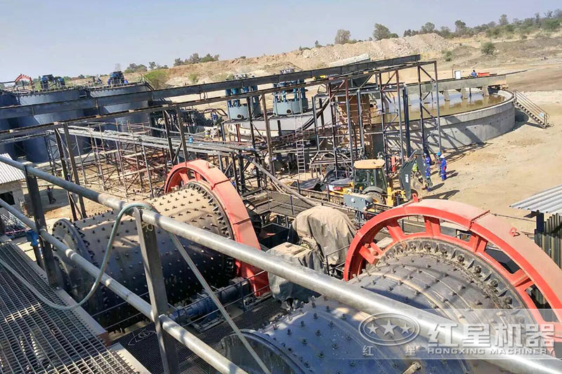 球磨機現(xiàn)場 球磨機現(xiàn)場