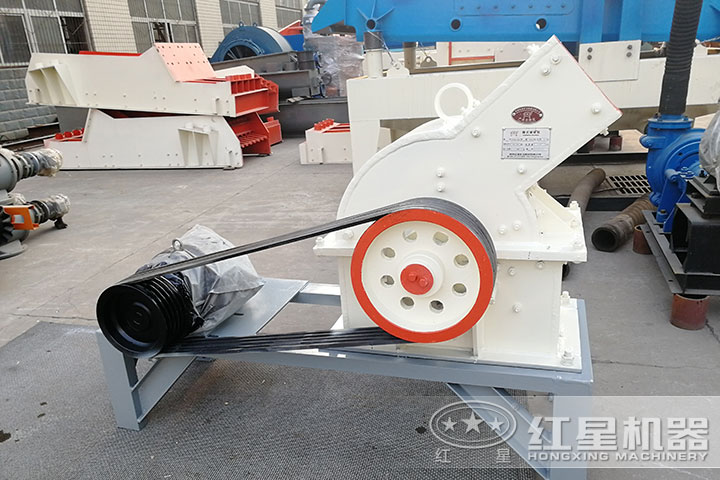 錘式破碎機(jī)廠家實(shí)拍 錘式破碎機(jī)廠家實(shí)拍