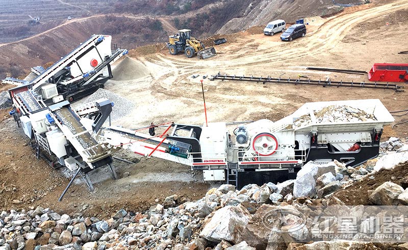 時產(chǎn)400噸移動式石頭破碎機現(xiàn)場 時產(chǎn)400噸移動式石頭破碎機現(xiàn)場