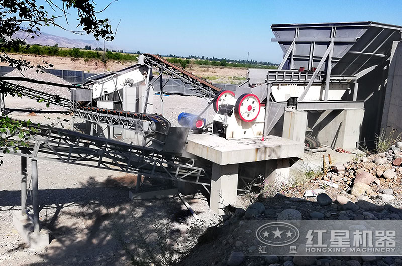 制砂生產(chǎn)線現(xiàn)場 制砂生產(chǎn)線現(xiàn)場