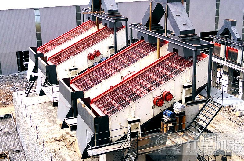 振動砂石分離機作業(yè)現(xiàn)場 振動砂石分離機作業(yè)現(xiàn)場