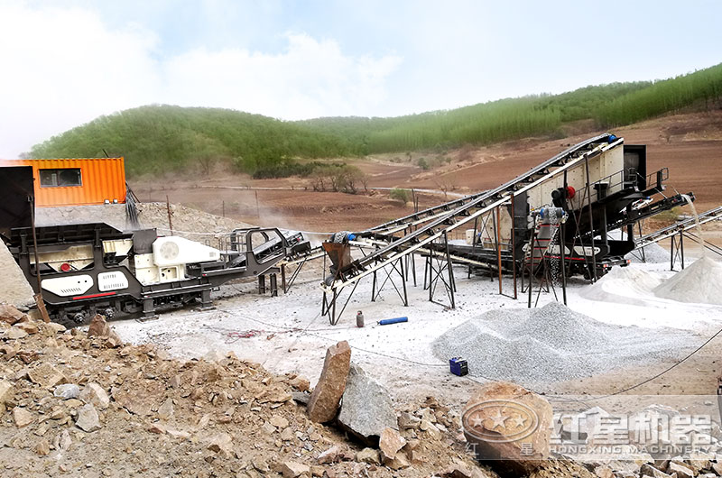 HX粗破輪胎系列移動破碎站現(xiàn)場 HX粗破輪胎系列移動破碎站現(xiàn)場