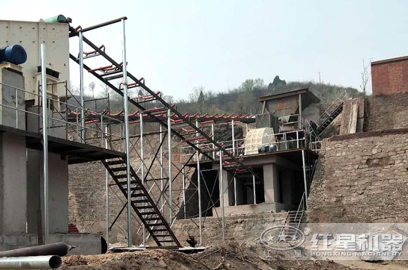 碎石機現(xiàn)場 碎石機現(xiàn)場