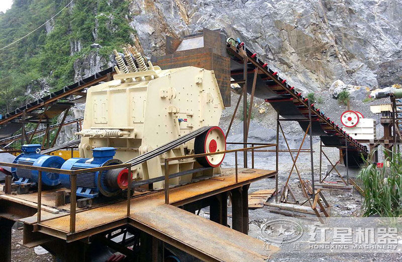 石子破碎生產(chǎn)線現(xiàn)場 石子破碎生產(chǎn)線現(xiàn)場