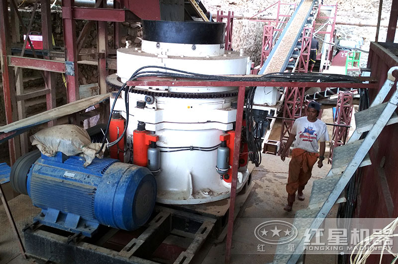 鋁礬土破碎機(jī)現(xiàn)場 鋁礬土破碎機(jī)現(xiàn)場