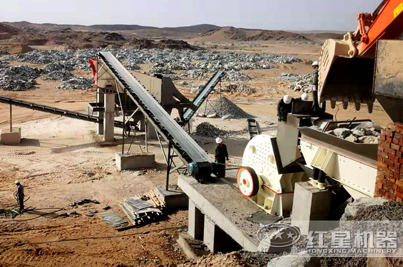 重錘式破碎機(jī)作業(yè)現(xiàn)場(chǎng) 重錘式破碎機(jī)作業(yè)現(xiàn)場(chǎng)