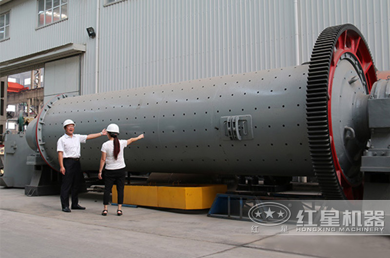 客戶來(lái)廠參觀球磨機(jī) 客戶來(lái)廠參觀球磨機(jī)