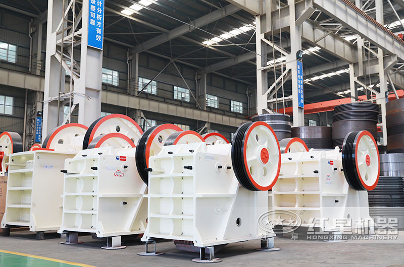 生產(chǎn)建筑石子的設備-顎式破碎機 生產(chǎn)建筑石子的設備-顎式破碎機