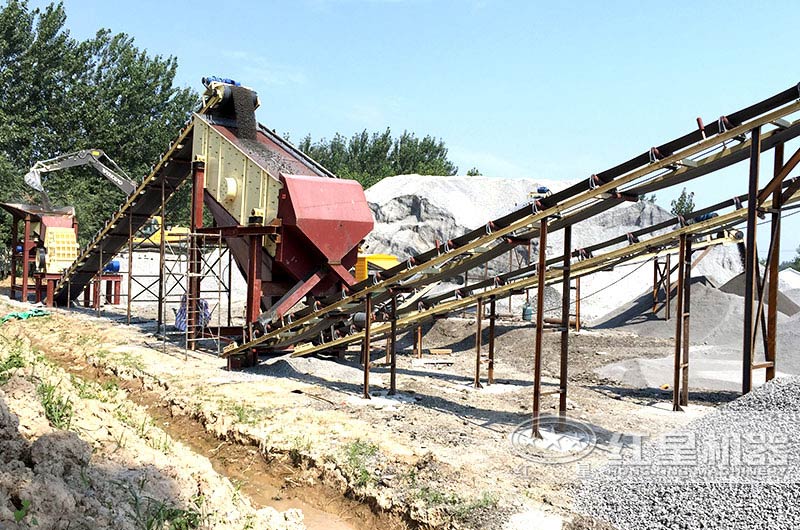 小型粉碎機(jī)作業(yè)現(xiàn)場(chǎng)圖片 小型粉碎機(jī)作業(yè)現(xiàn)場(chǎng)圖片