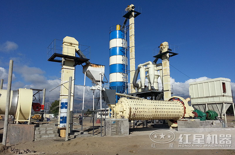 球磨機(jī)作業(yè)現(xiàn)場(chǎng) 球磨機(jī)作業(yè)現(xiàn)場(chǎng)