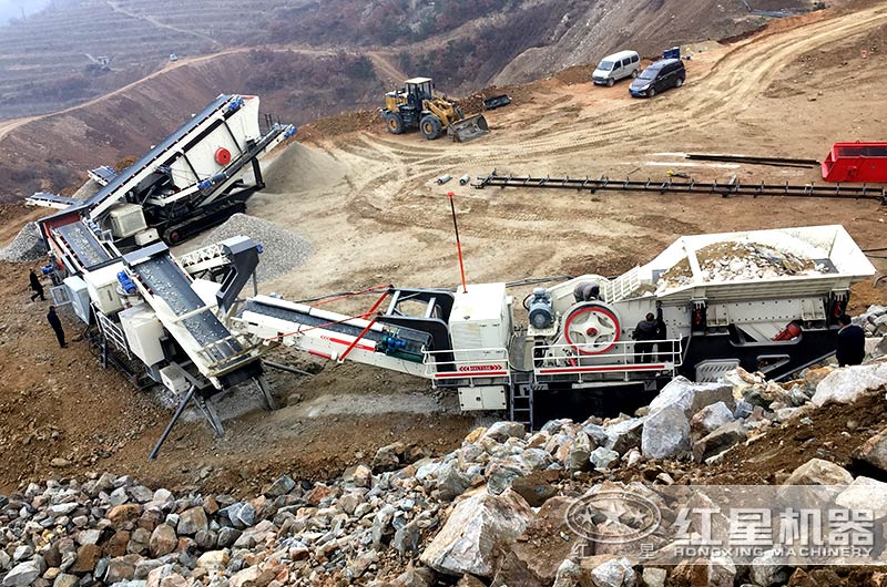 履帶移動(dòng)破碎站作業(yè)現(xiàn)場(chǎng) 履帶移動(dòng)破碎站作業(yè)現(xiàn)場(chǎng)