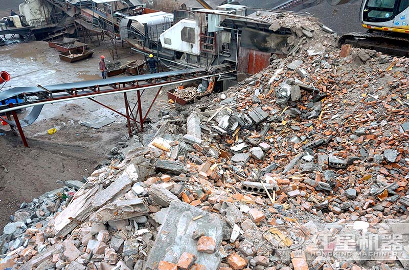 磚石建筑垃圾破碎現(xiàn)場 磚石建筑垃圾破碎現(xiàn)場