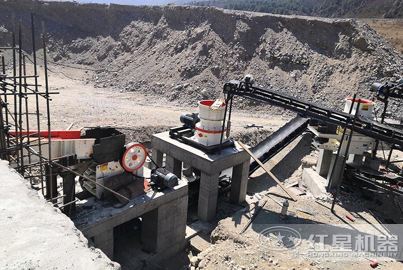顎破機(jī)+圓錐破作業(yè)現(xiàn)場(chǎng) 顎破機(jī)+圓錐破作業(yè)現(xiàn)場(chǎng)
