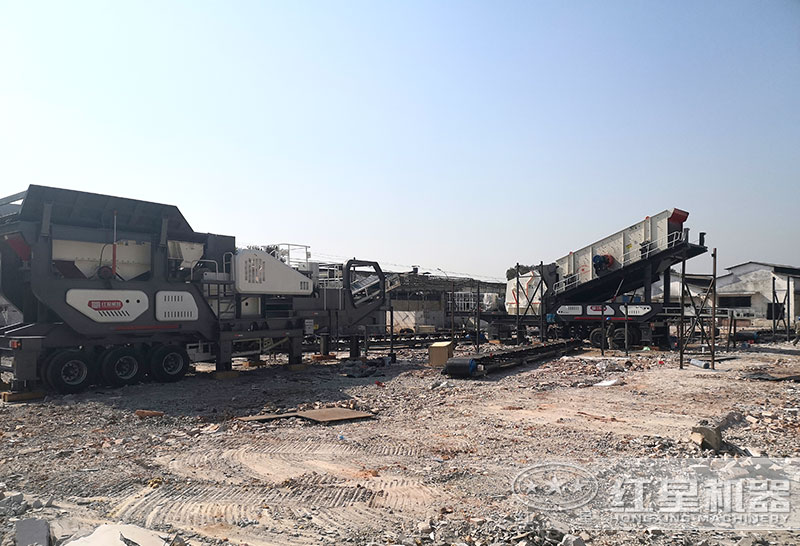 小型移動破碎沙石機現(xiàn)場 小型移動破碎沙石機現(xiàn)場