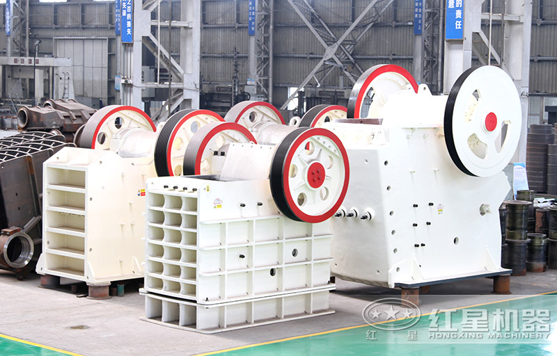 大型砸石機(jī) 大型砸石機(jī)