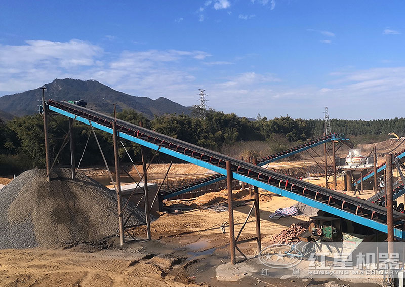 機制砂生產(chǎn)現(xiàn)場 機制砂生產(chǎn)現(xiàn)場