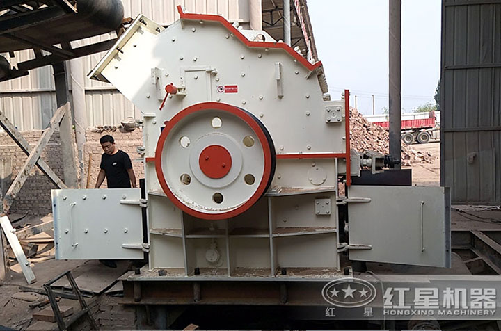 細(xì)碎機(jī)現(xiàn)場(chǎng) 細(xì)碎機(jī)現(xiàn)場(chǎng)